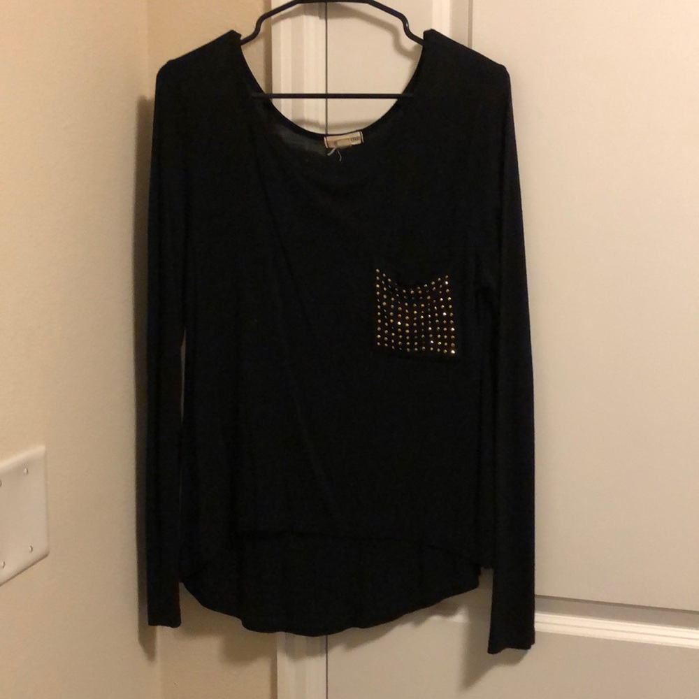 Black shirt